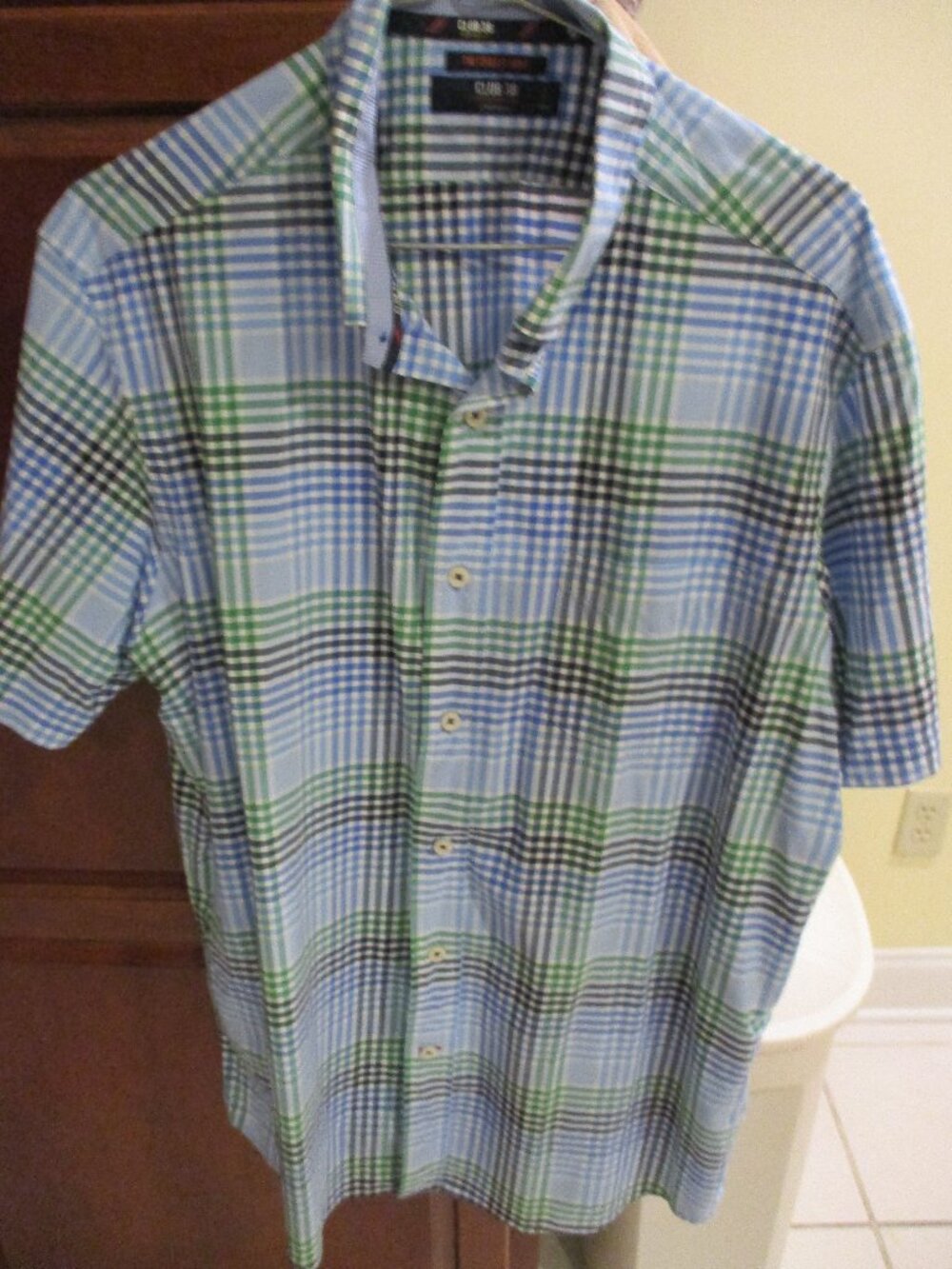 Men's Club 38 Dress Short Sleeve Shirt Size: Large